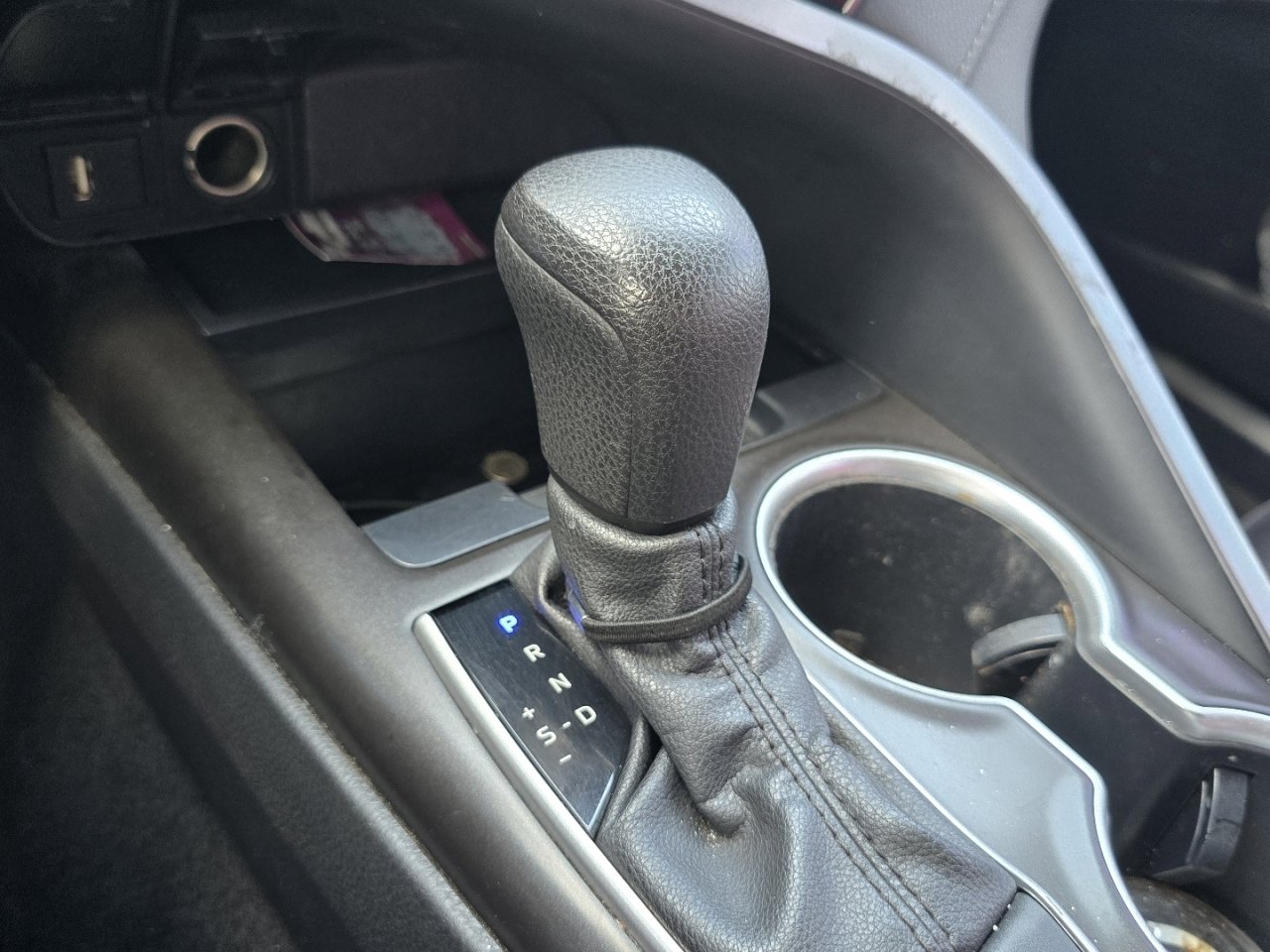 Used 2021 Toyota Camry LE FWD image 25