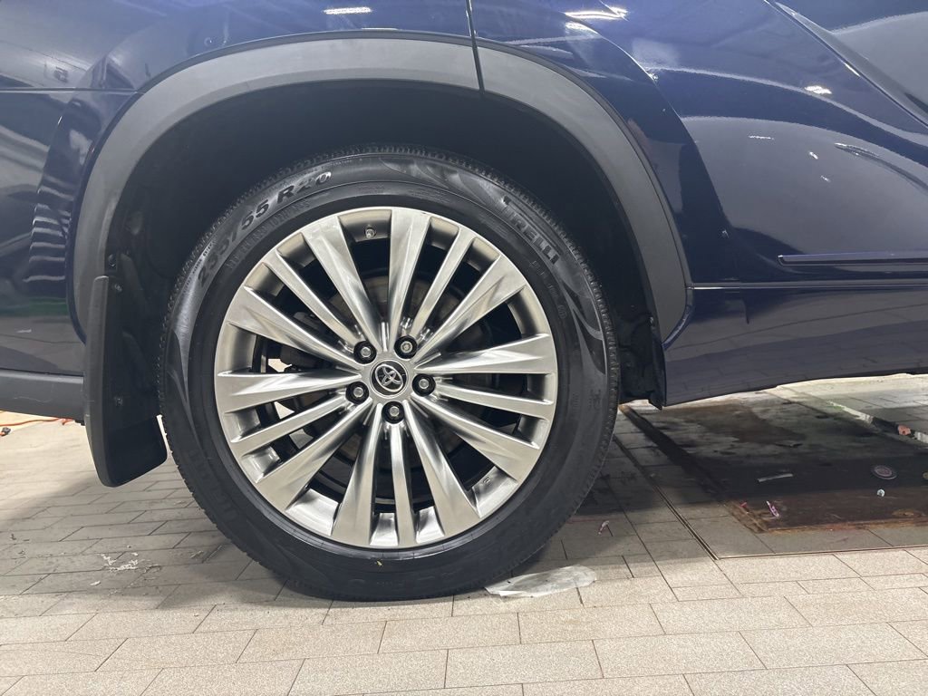 Used 2022 Toyota Highlander Platinum image 28