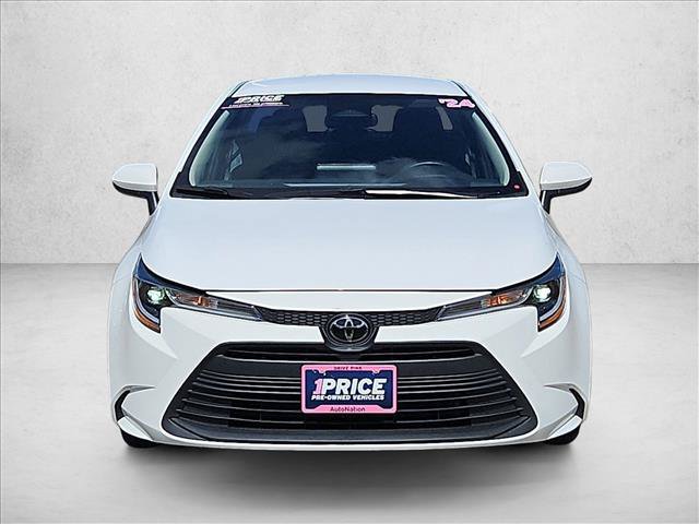 Used 2024 Toyota Corolla LE FWD image 2