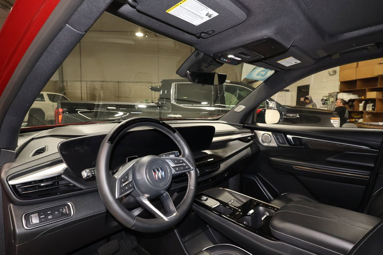 Certified 2025 Buick Enclave Avenir w/ Super Cruise Package image 9