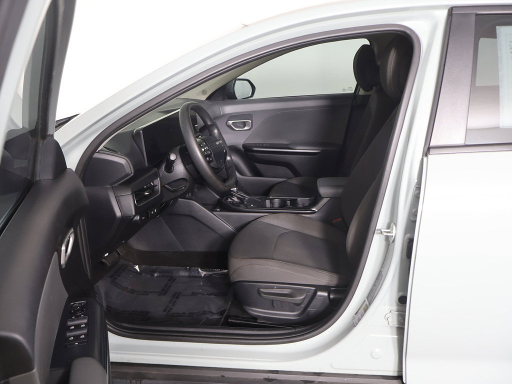 Used 2025 Kia K4 FWD image 27