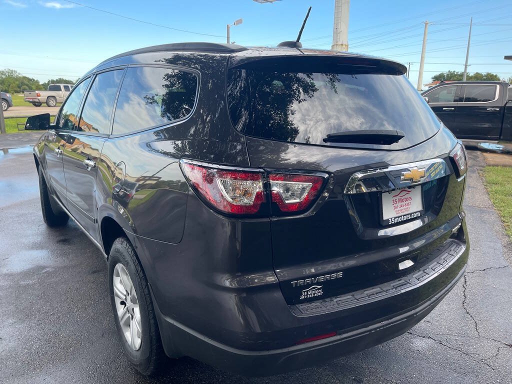 Used 2017 Chevrolet Traverse LS FWD image 7