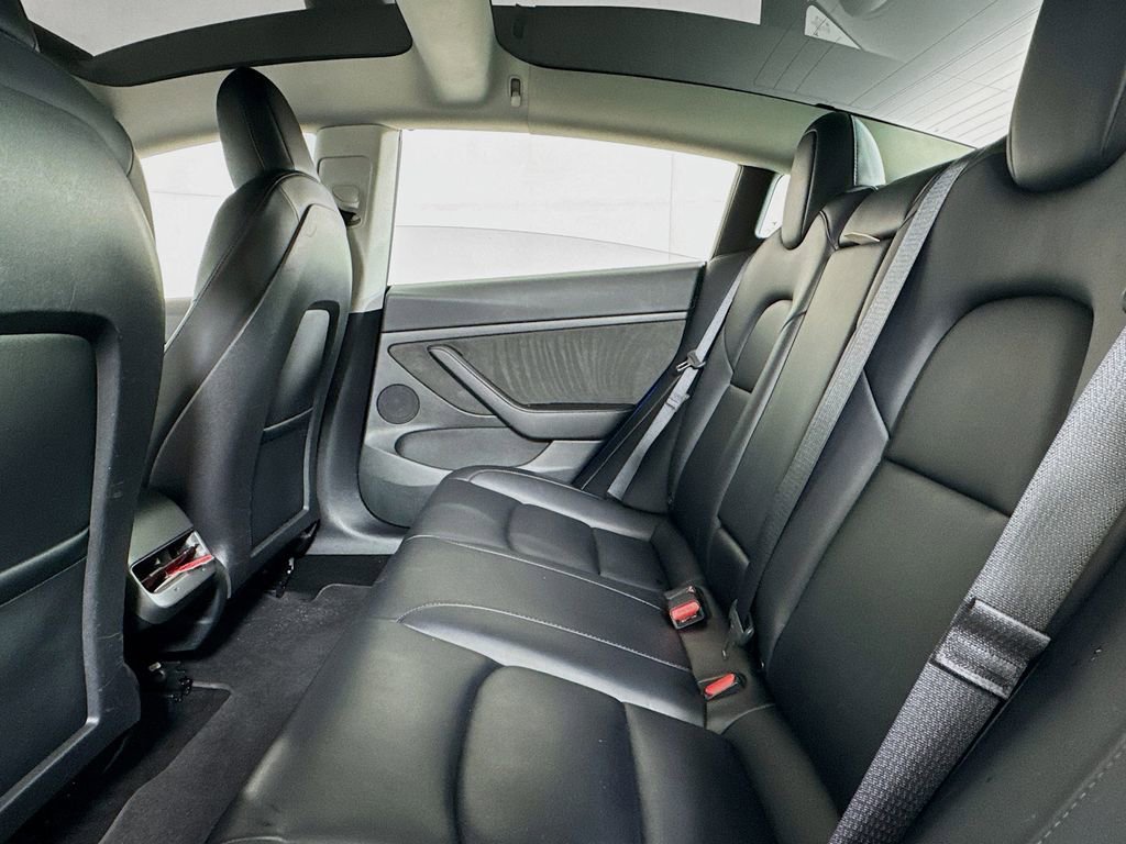 Used 2022 Tesla Model 3 Long Range image 11