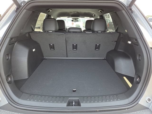 New 2027 Chevrolet Equinox LT w/ Convenience Package II FWD image 18