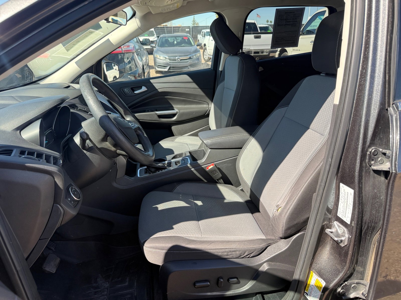 Used 2018 Ford Escape SE w/ SE Sync 3 Package image 12