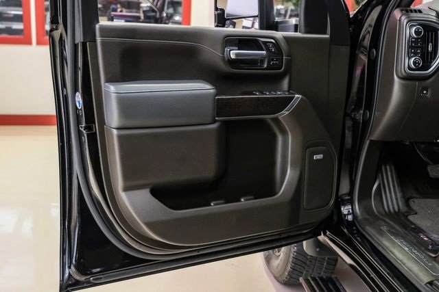 Used 2022 GMC Sierra 3500 Denali w/ Denali Black Diamond Edition image 38