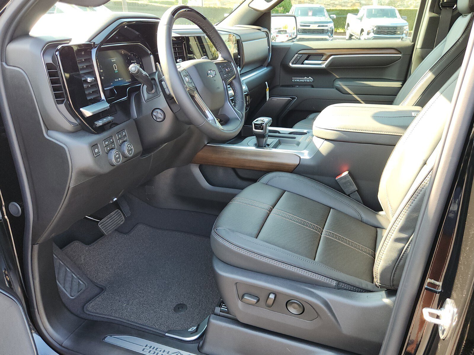 New 2026 Chevrolet Silverado 1500 High Country w/ Midnight Edition image 6