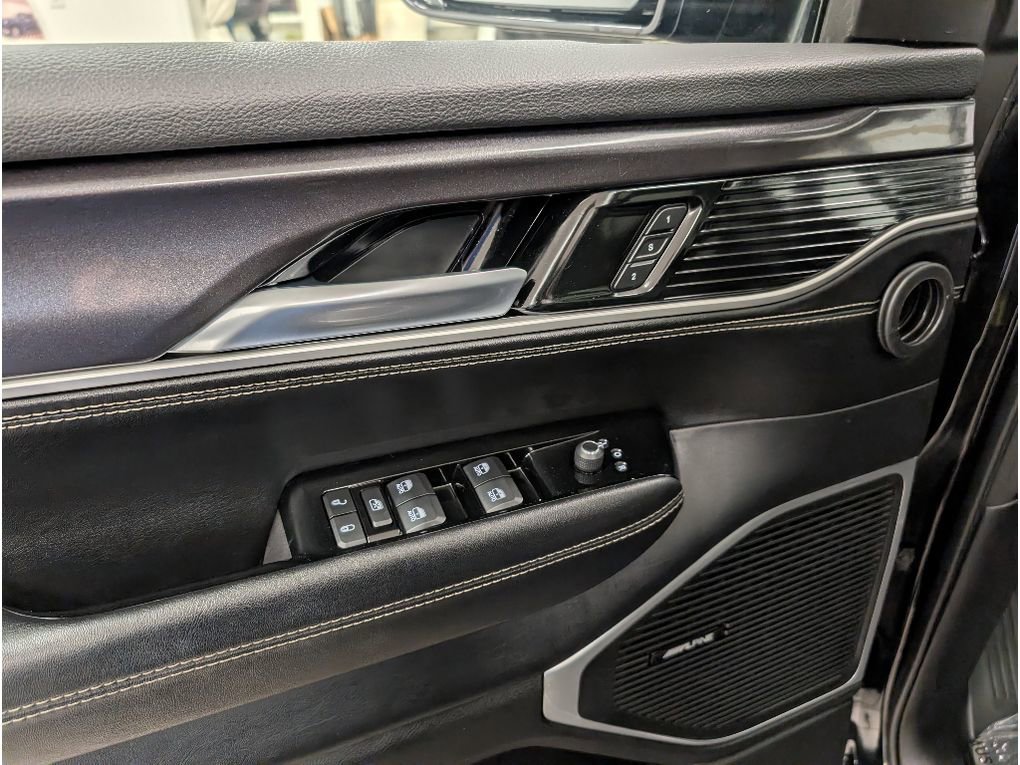 Used 2024 Jeep Wagoneer Series I w/ Premium Group I image 7