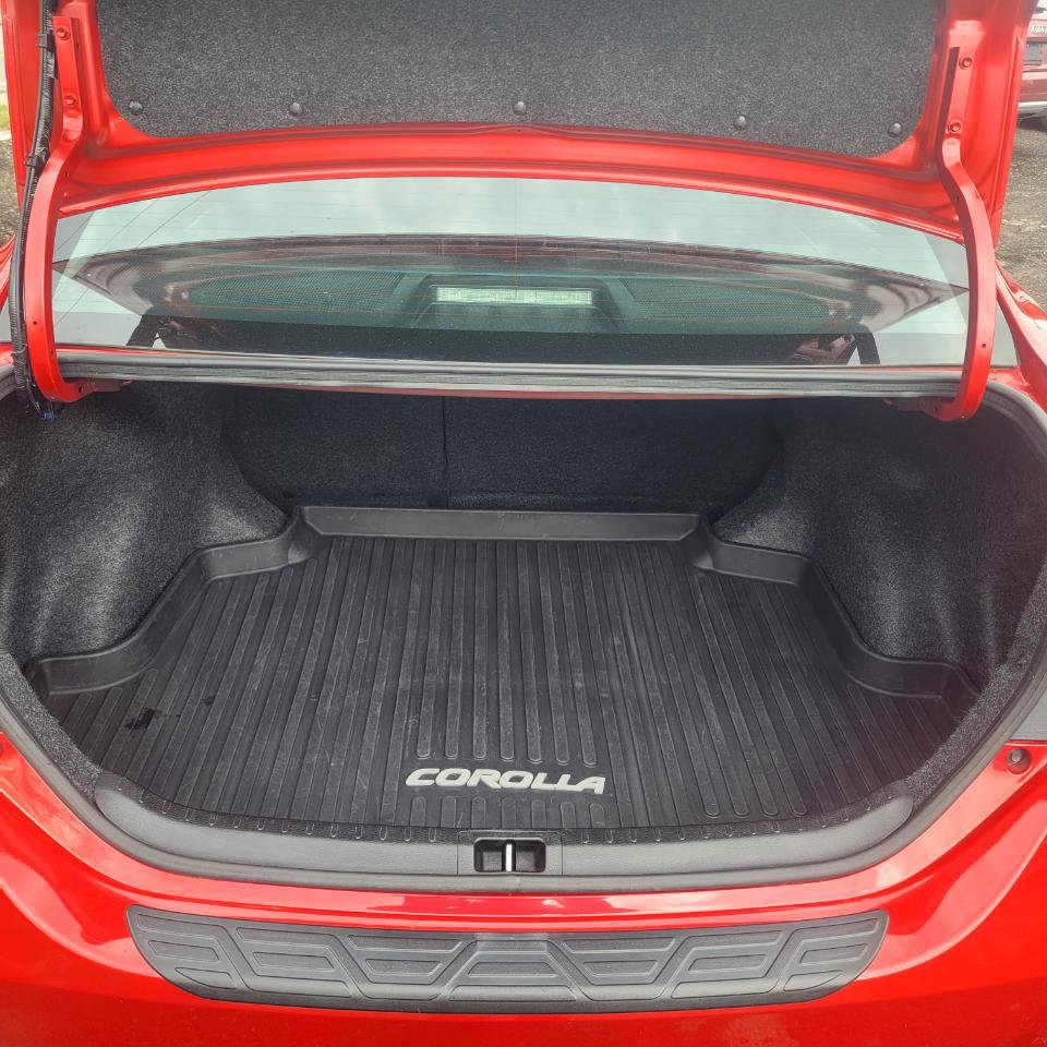 Used 2019 Toyota Corolla XSE image 35