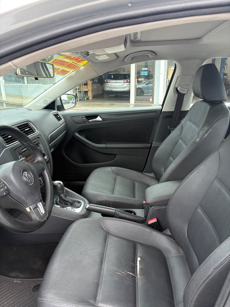 Used 2012 Volkswagen Jetta SE FWD image 9