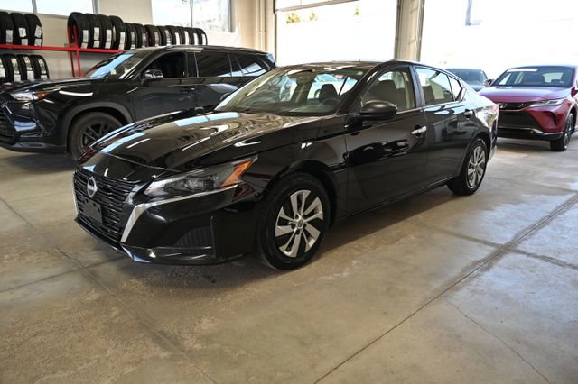 Used 2024 Nissan Altima 2.5 S image 8