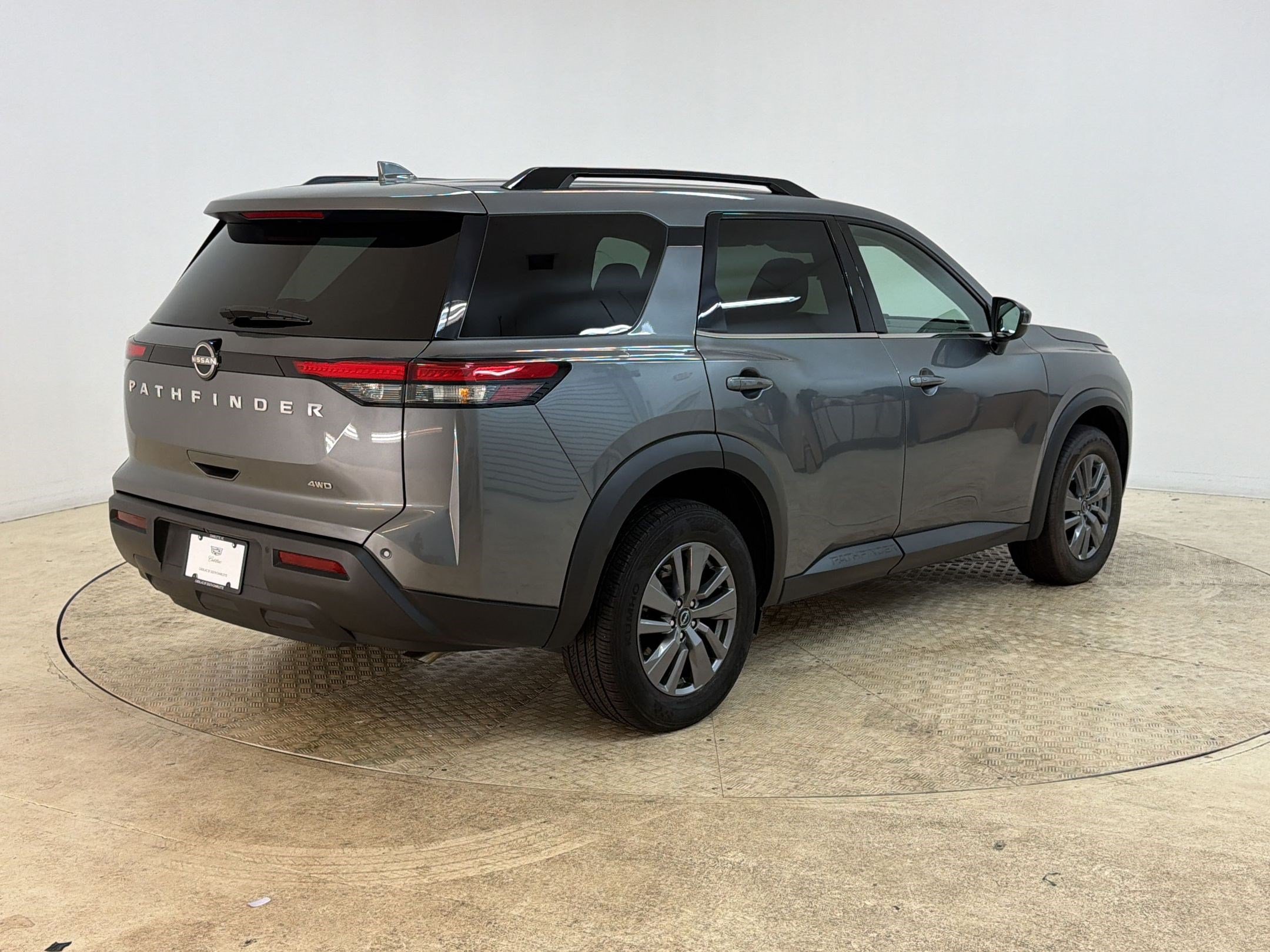 Used 2025 Nissan Pathfinder SV AWD/4WD image 9