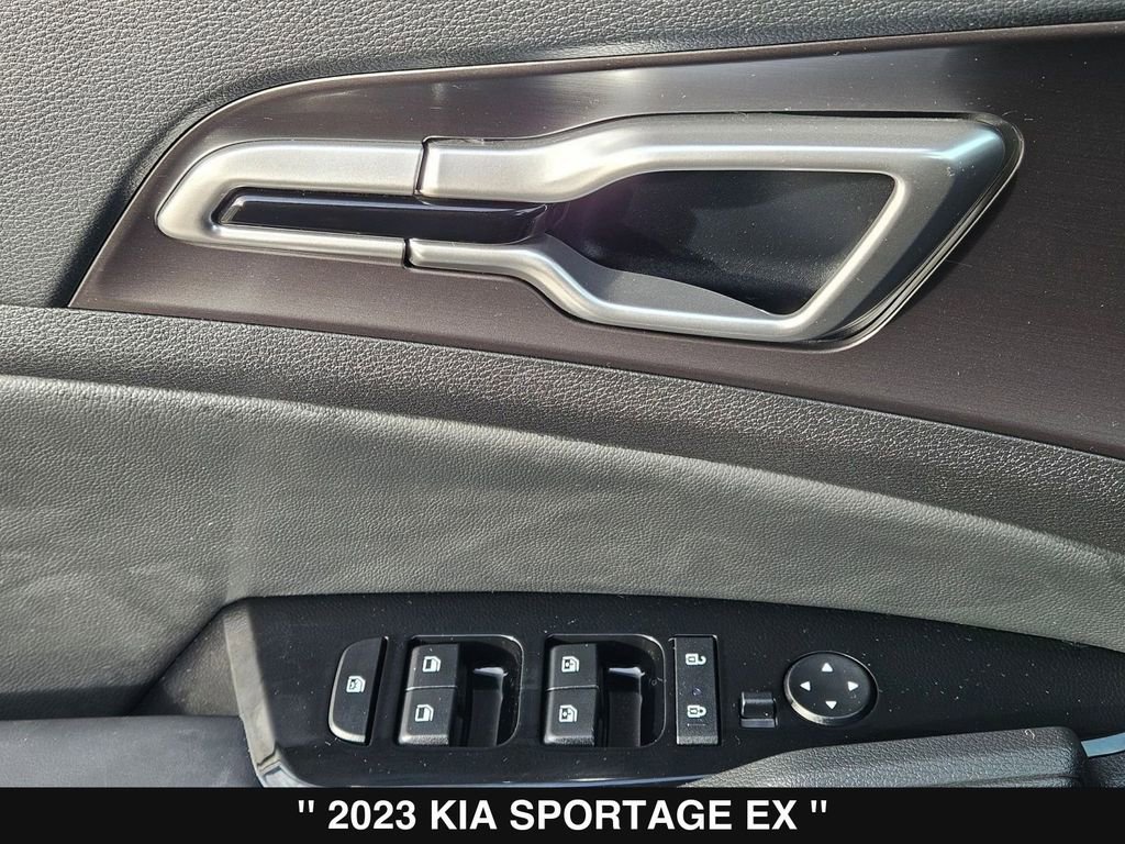 Used 2023 Kia Sportage EX image 15