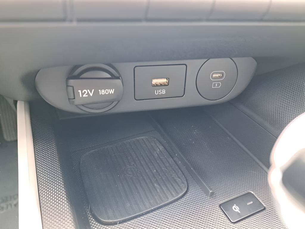 Used 2026 Hyundai Elantra Limited FWD image 22