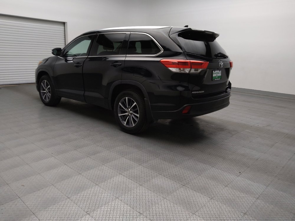 Used 2017 Toyota Highlander XLE image 5