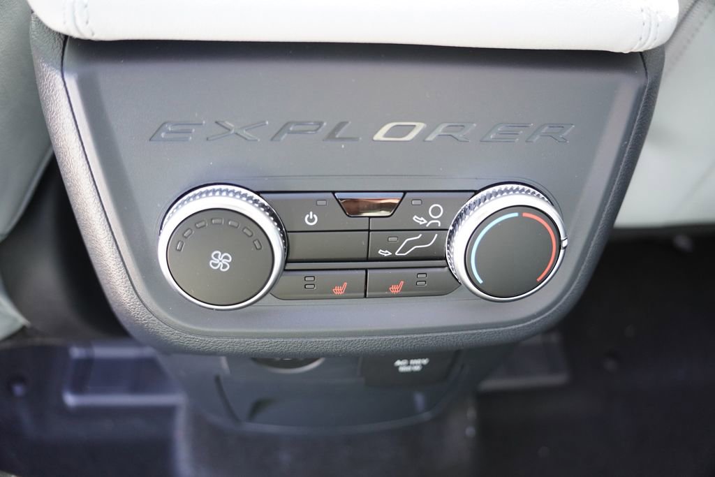 New 2026 Ford Explorer Platinum AWD/4WD image 13