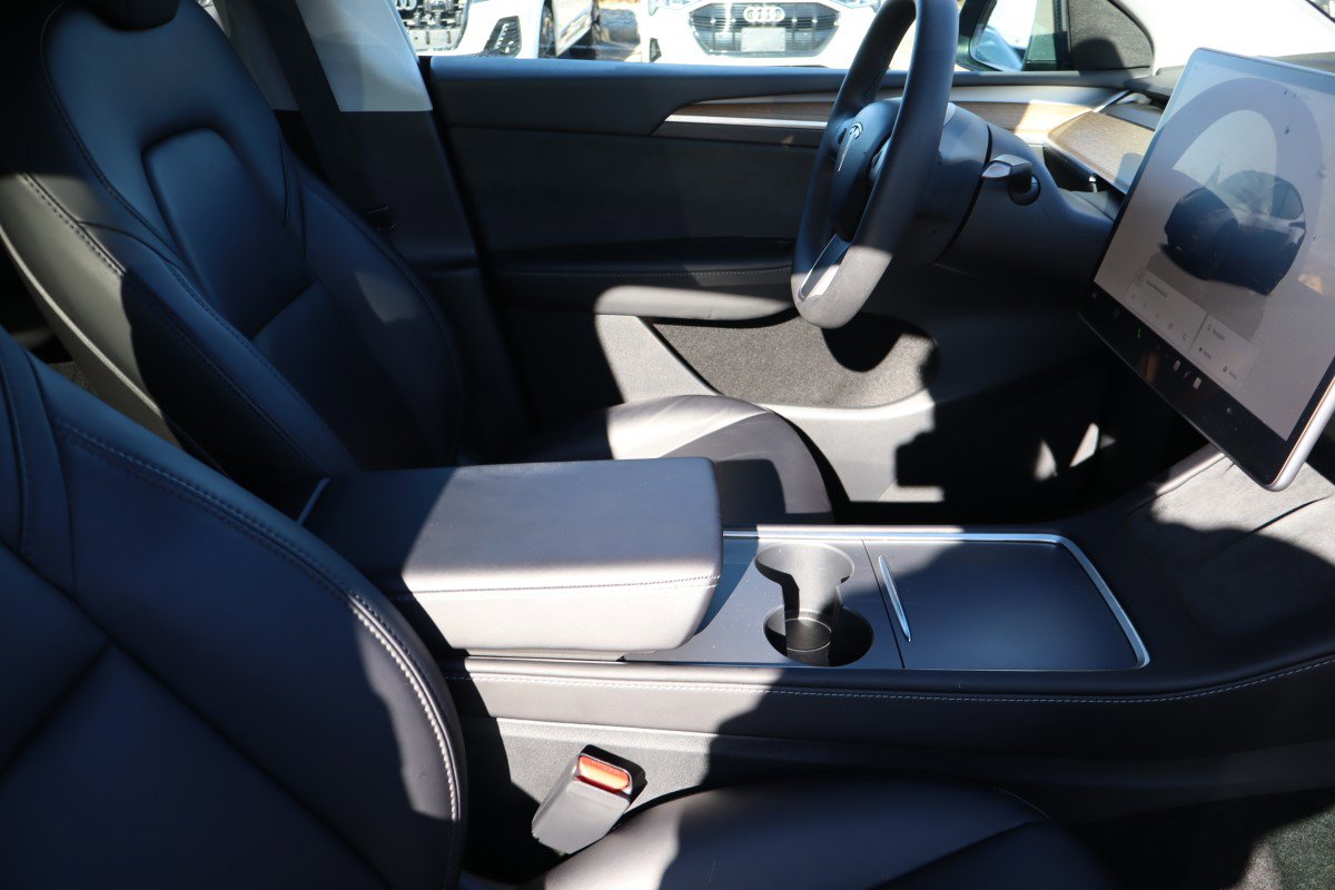 Used 2023 Tesla Model Y Long Range image 14