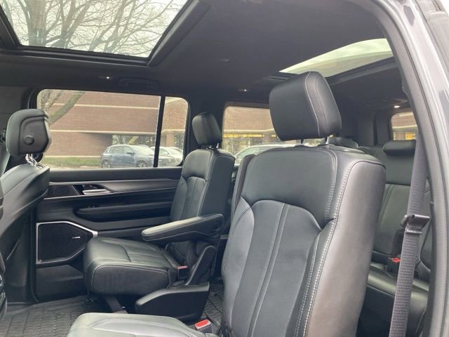 Used 2023 Jeep Wagoneer Series II image 18