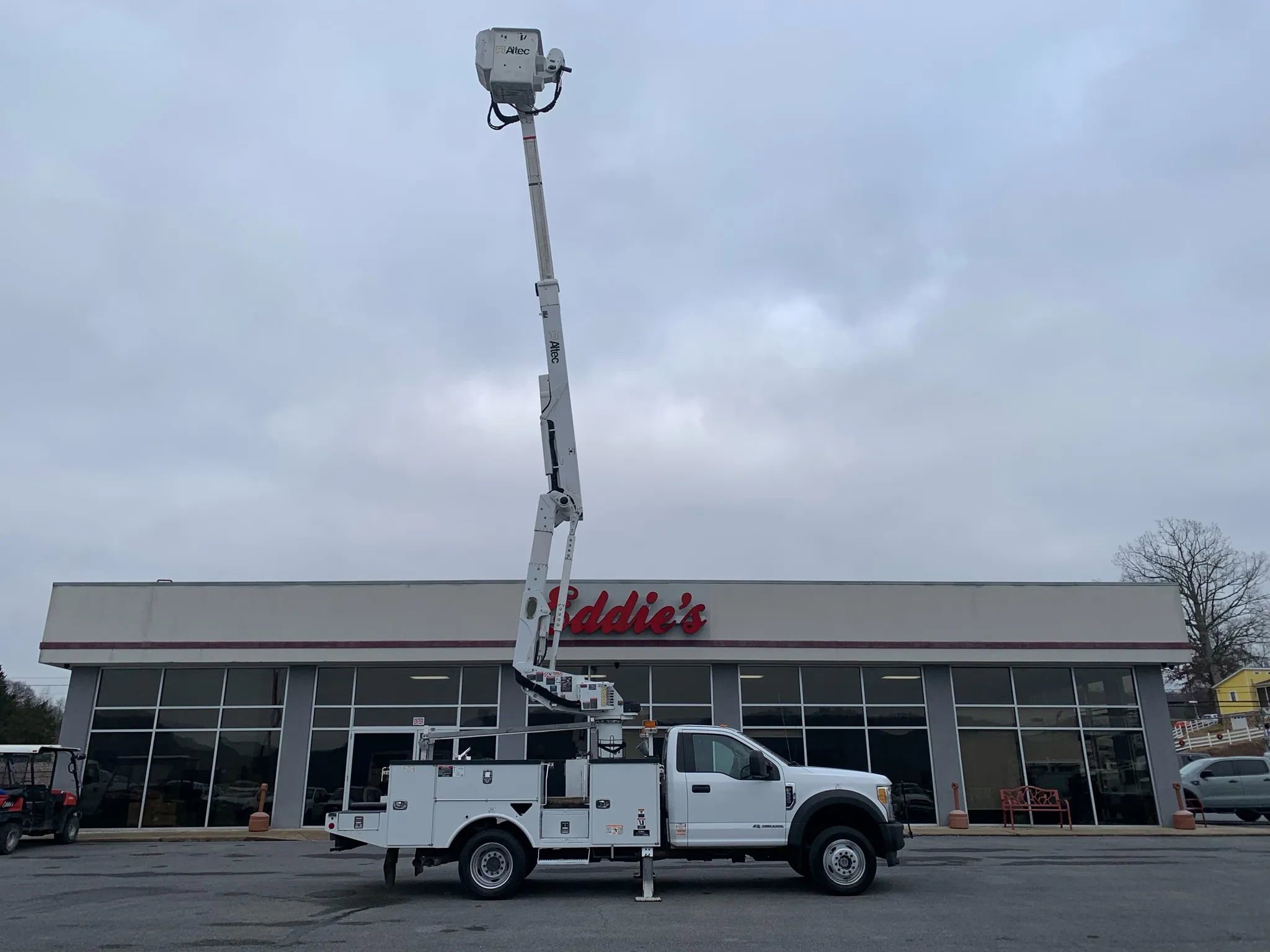 Used 2017 Ford F550 4x4 Regular Cab Super Duty image 57