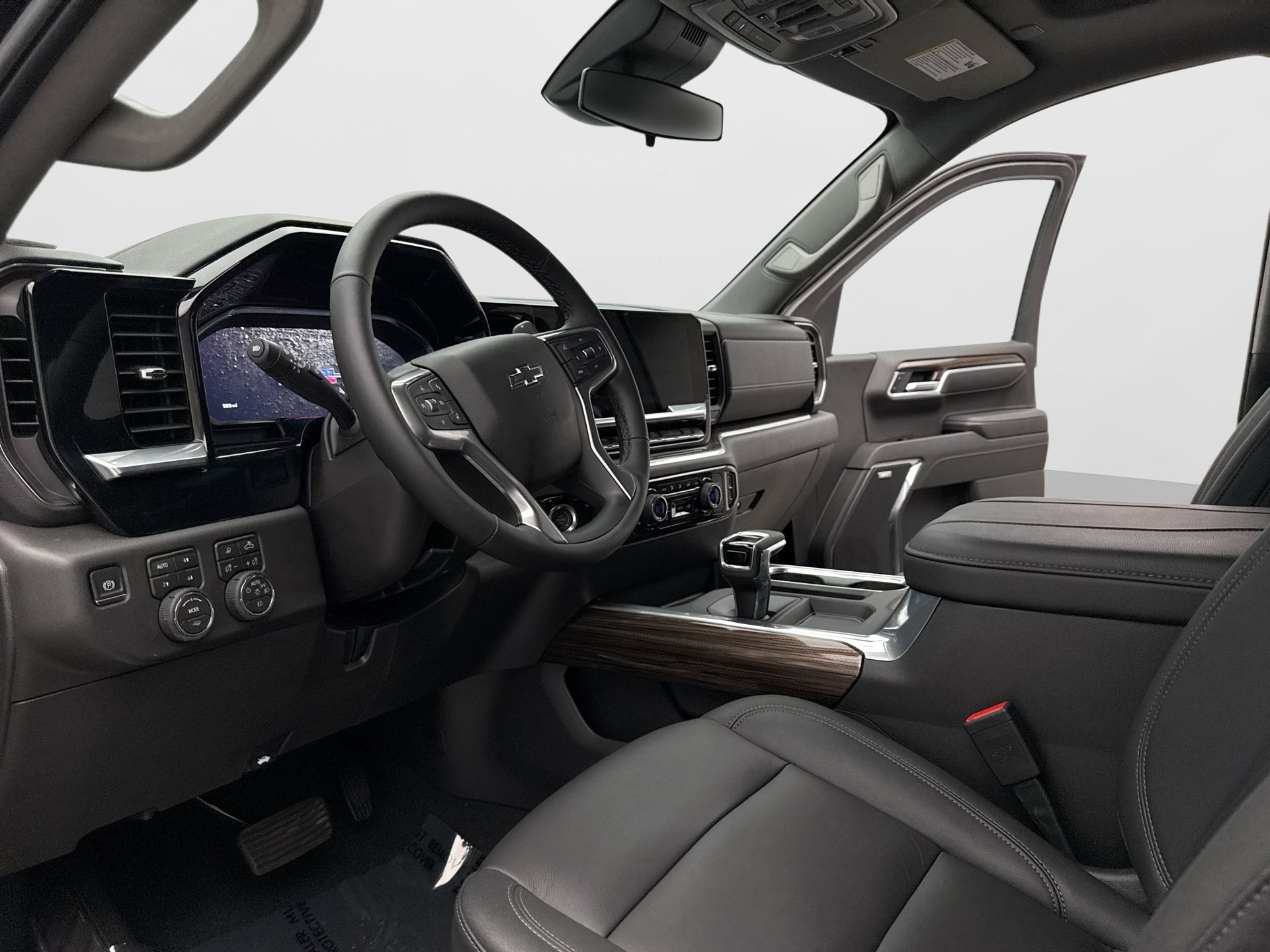 Used 2026 Chevrolet Silverado 1500 LT Trail Boss w/ LT Trail Boss Premium Package AWD/4WD image 12