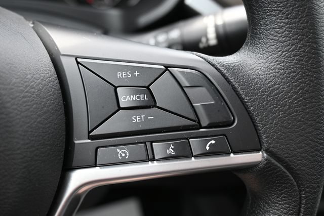 Used 2025 Nissan Altima 2.5 SV FWD image 33
