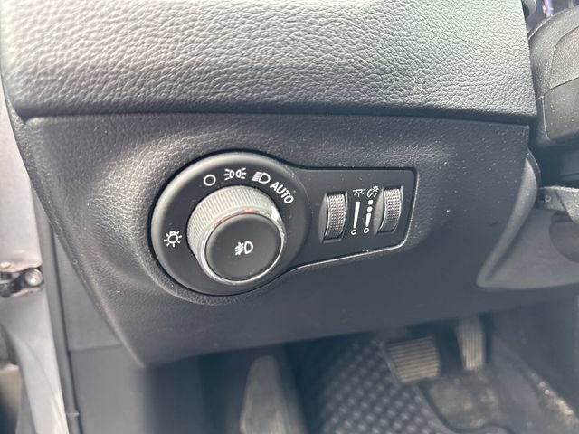 Used 2019 Jeep Compass Latitude AWD/4WD image 31