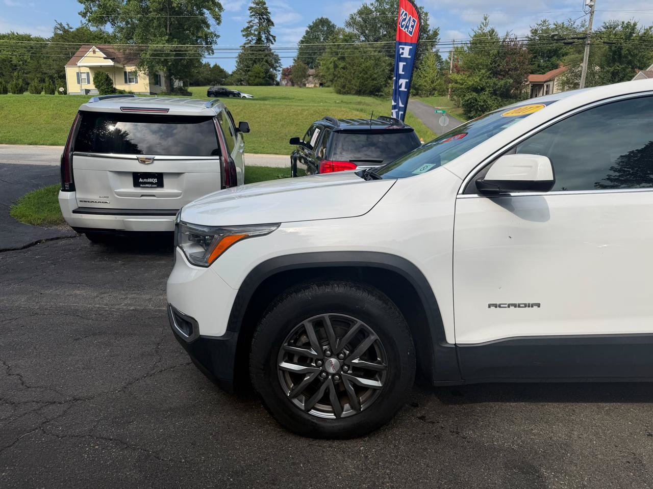 Used 2017 GMC Acadia SLT AWD/4WD image 2