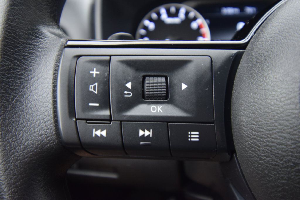 Used 2023 Nissan Rogue SV AWD/4WD image 28