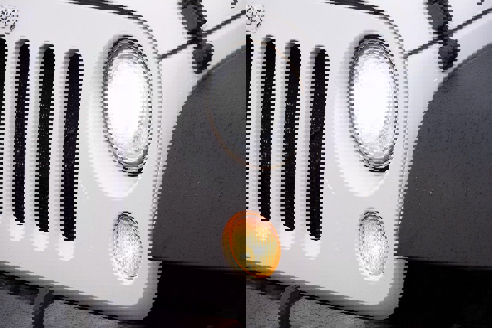 Used 2017 Jeep Wrangler Unlimited Rubicon w/ Connectivity Group image 17