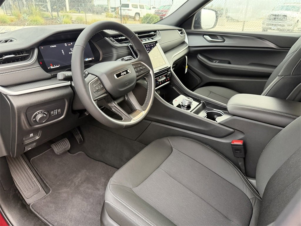 New 2025 Jeep Grand Cherokee L Laredo image 11