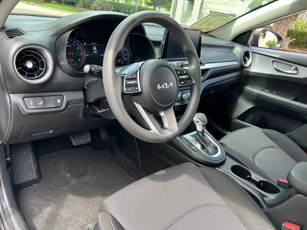 Used 2024 Kia Forte LXS w/ LXS Technology Package FWD image 17