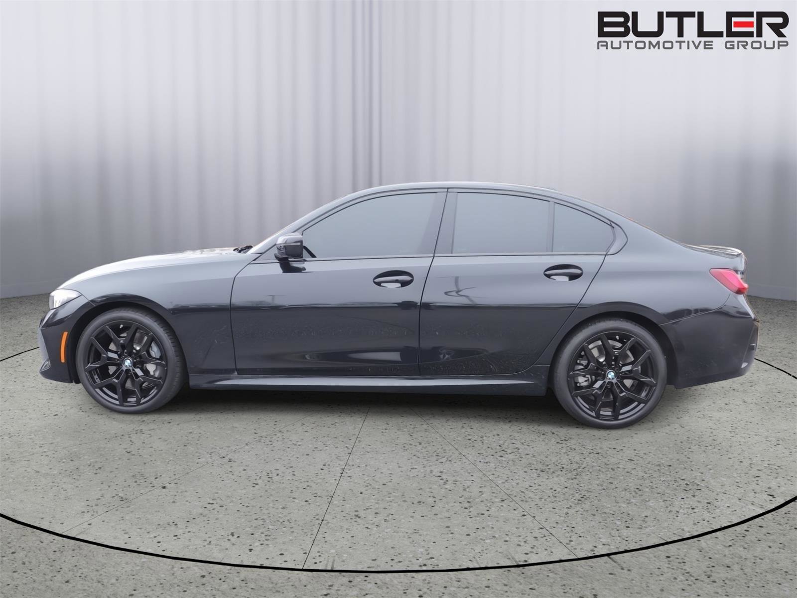 Used 2026 BMW 330i Sedan w/ M Sport Package image 4