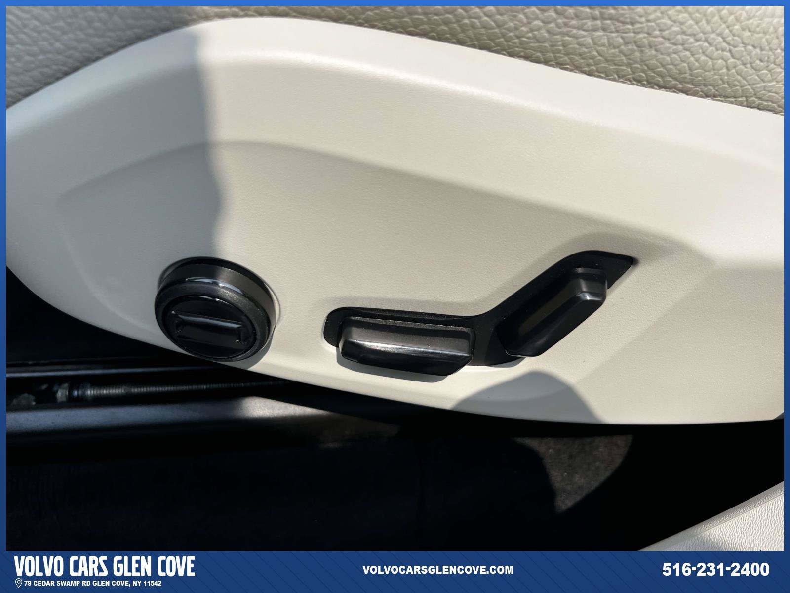 Used 2024 Volvo XC90 T8 Plus w/ Protection Package Premier AWD/4WD image 17