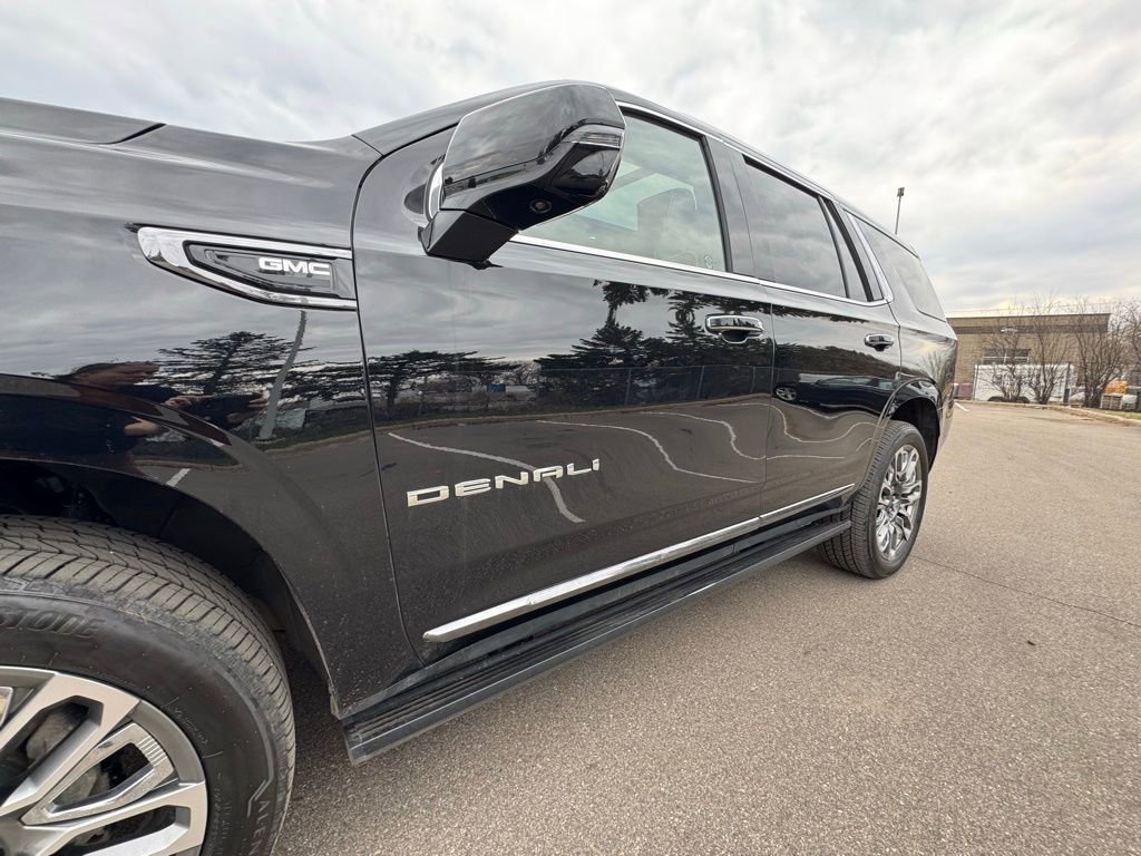 Used 2023 GMC Yukon Denali Ultimate AWD/4WD image 13
