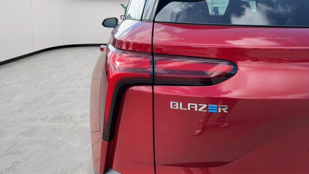 New 2026 Chevrolet Blazer EV LT w/ Super Cruise Package AWD/4WD image 50
