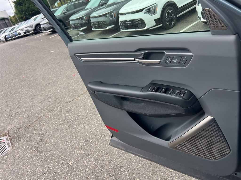 Certified 2024 Kia EV9 GT-Line AWD/4WD image 17