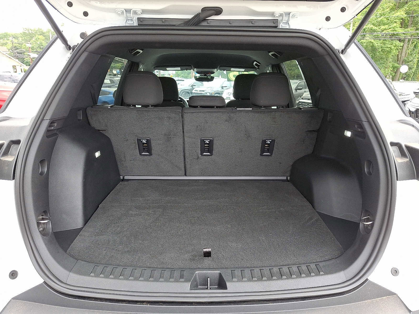 Used 2025 Chevrolet Equinox LT w/ Safety and Technology Package image 28