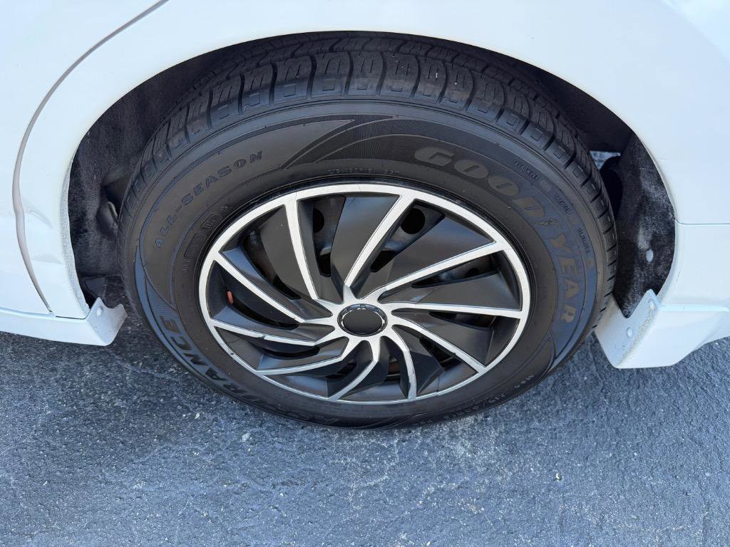 Used 2010 Nissan Altima 2.5 S image 22