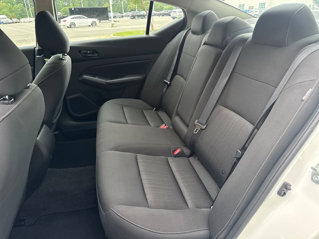 Used 2025 Nissan Altima 2.5 SV FWD image 32