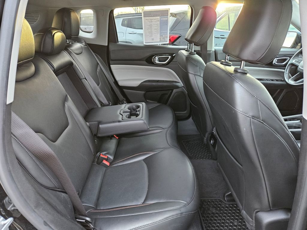 Used 2022 Jeep Compass Limited image 31