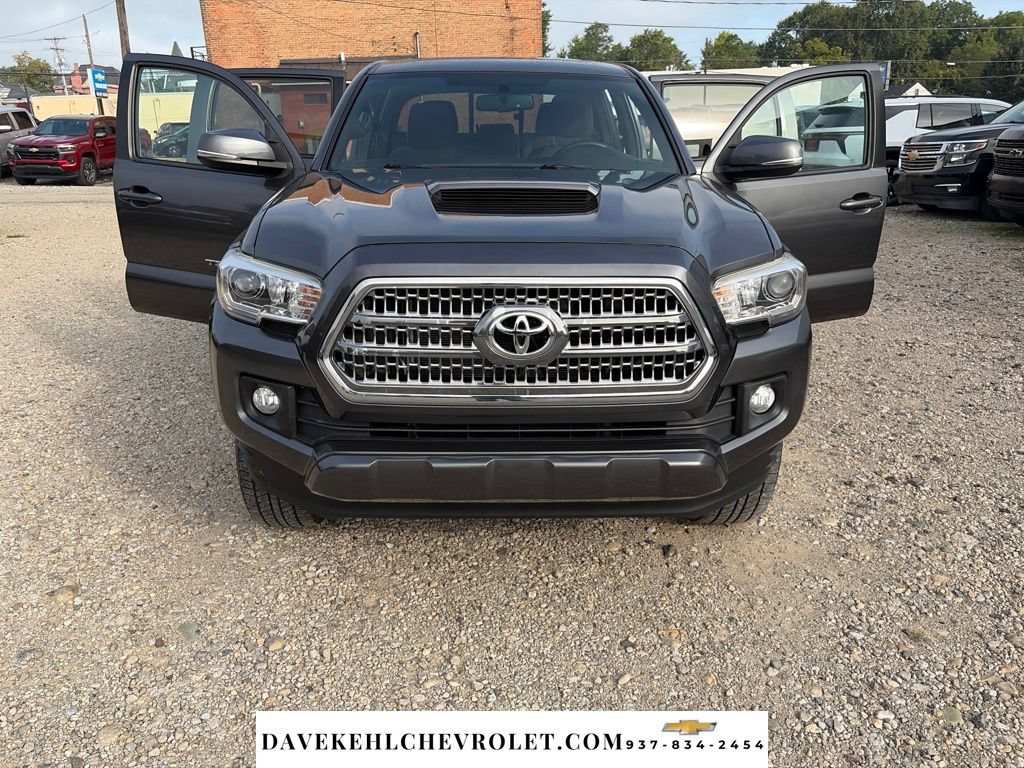 Used 2016 Toyota Tacoma TRD Sport AWD/4WD image 37