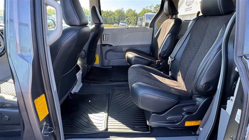Used 2011 Toyota Sienna SE w/ Preferred Pkg FWD image 36