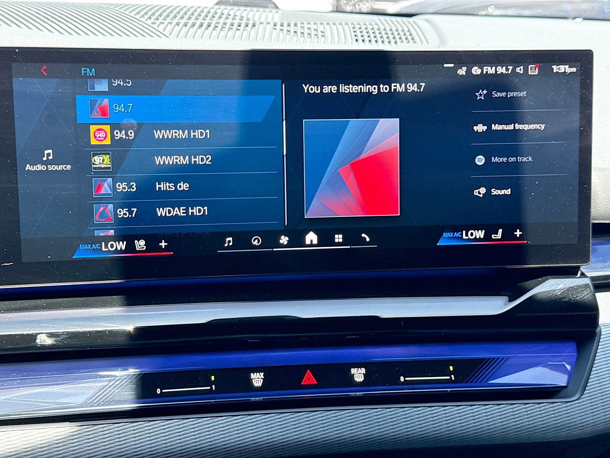 Used 2025 BMW M5 w/ Executive Package image 31