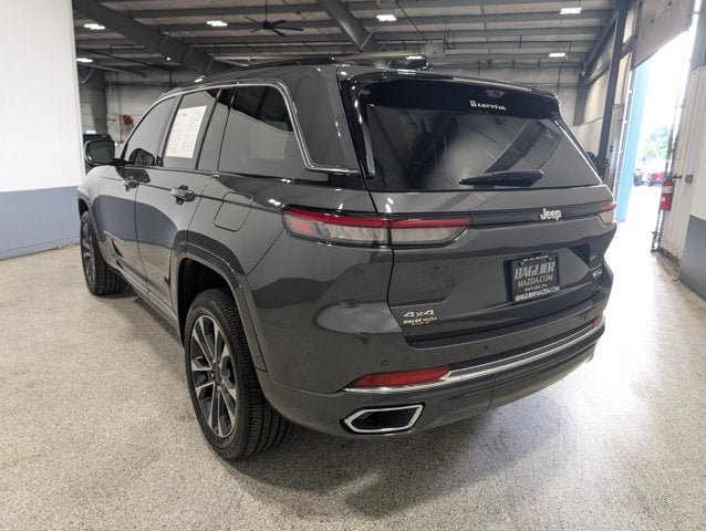 Used 2024 Jeep Grand Cherokee Overland w/ Luxury Tech Group IV AWD/4WD image 5