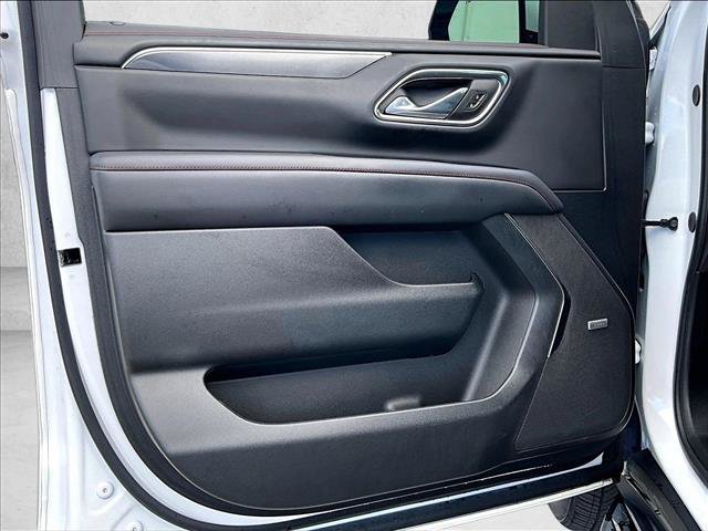 Used 2024 Chevrolet Suburban RST w/ Luxury Package RWD image 18