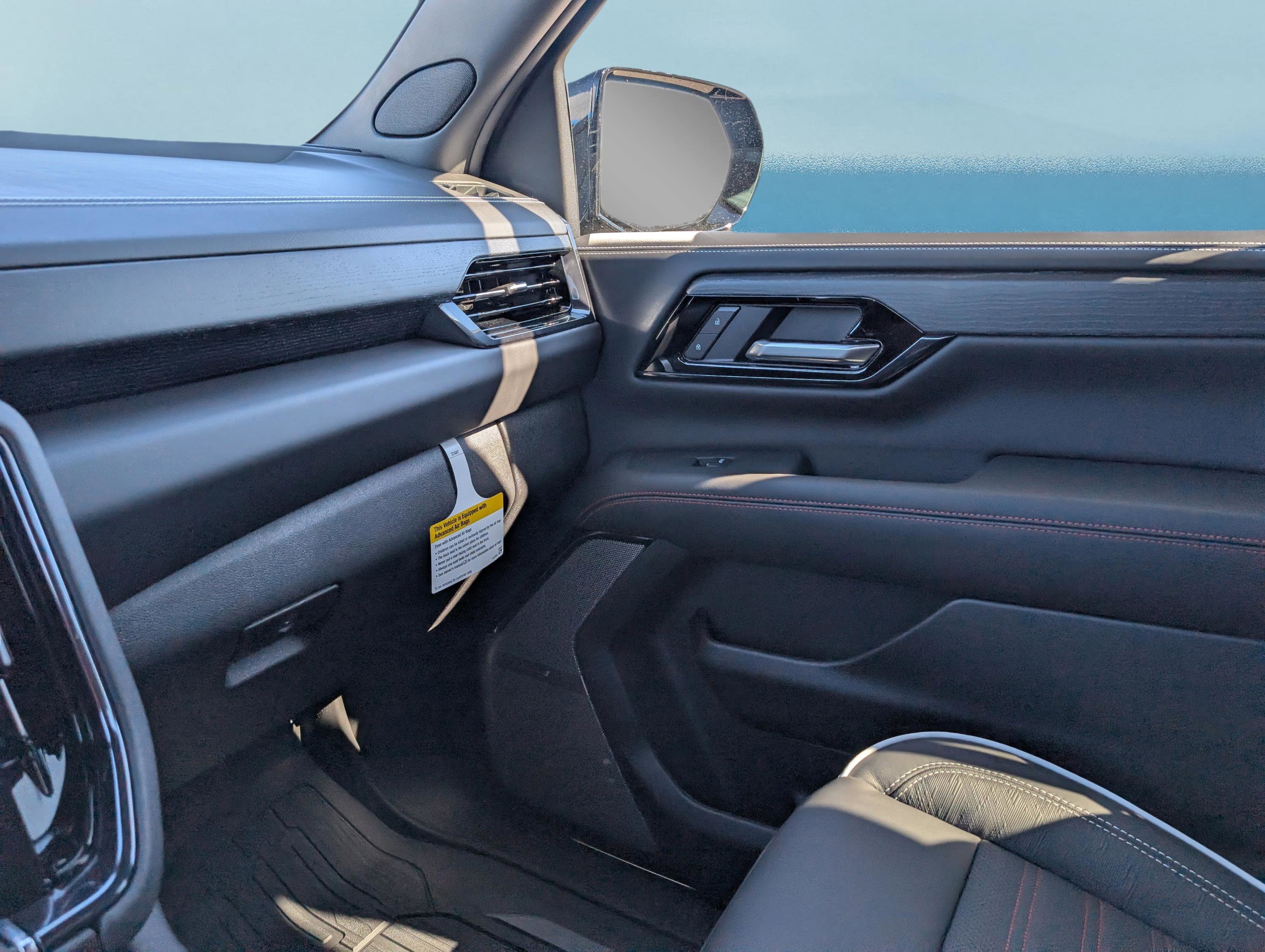 New 2026 GMC Yukon AT4 Ultimate w/ LPO, Floor Liner Package image 32