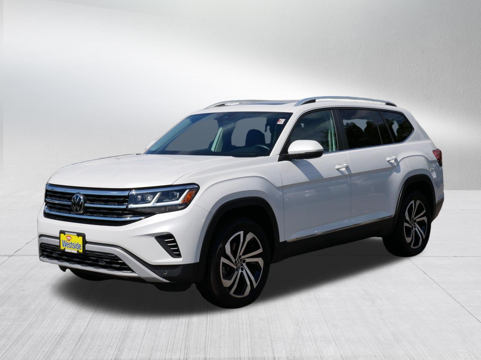 Used 2023 Volkswagen Atlas SEL AWD/4WD image 3
