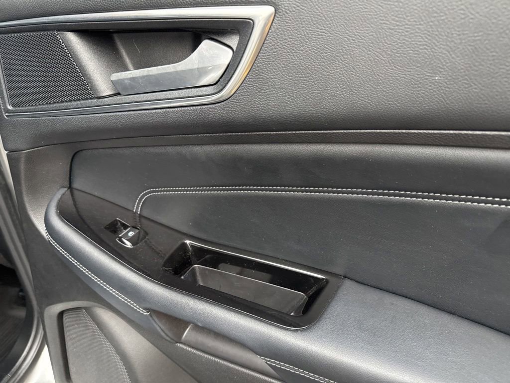 Used 2017 Ford Edge Titanium w/ Equipment Group 301A image 34