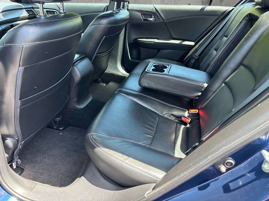 Used 2017 Honda Accord Sport image 12