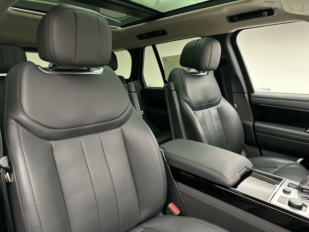 Used 2023 Land Rover Range Rover SE image 18